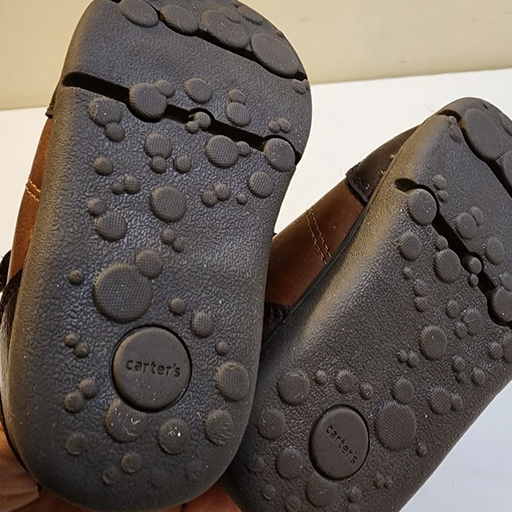 Carter's baby's brown booties size 5.5M